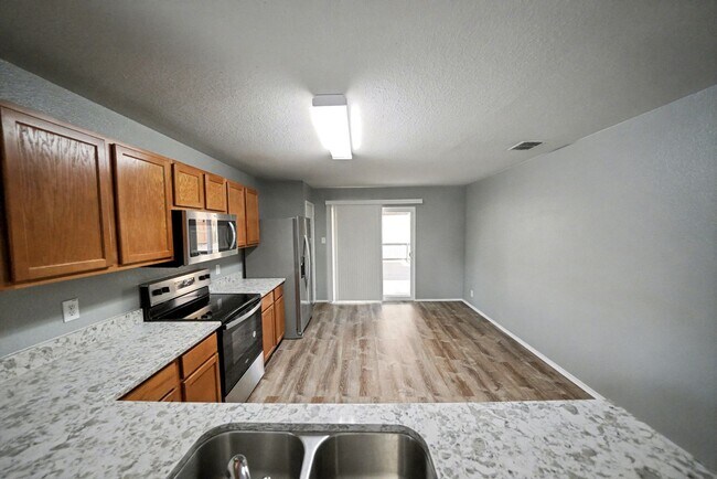 Building Photo - Beautiful 4-Bedroom Home in Bulverde Villa...