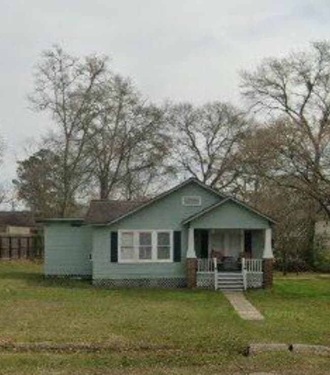 Building Photo - 519 S College Ave