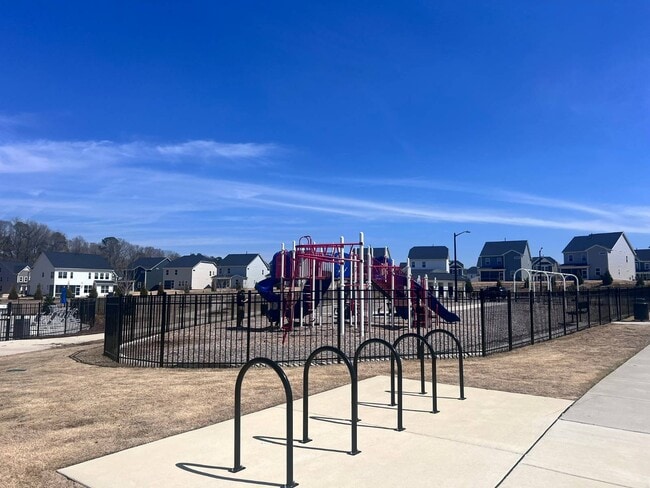 Building Photo - 1988 Rosedale Rdg Ave