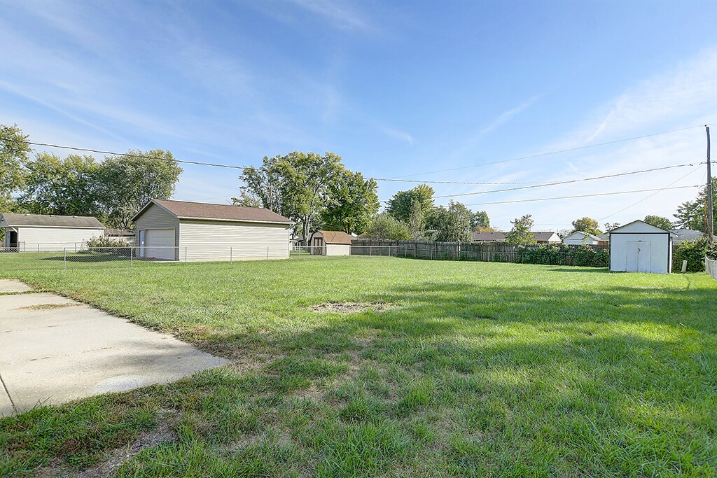 Building Photo - 2306 Southlea Dr