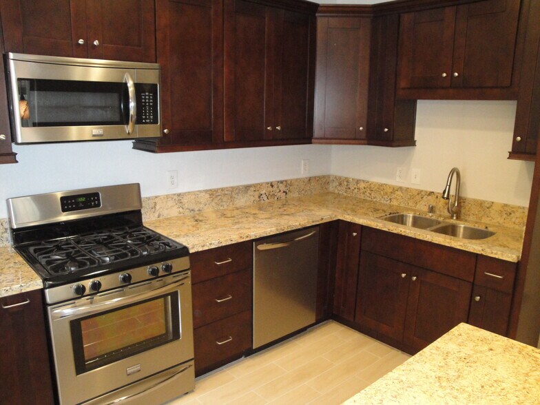 Building Photo - 28160 Landau Blvd