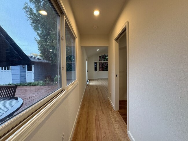 Building Photo - Beautifully Updated 3BD/2BA + Office Single-Family Home in Palo Alto