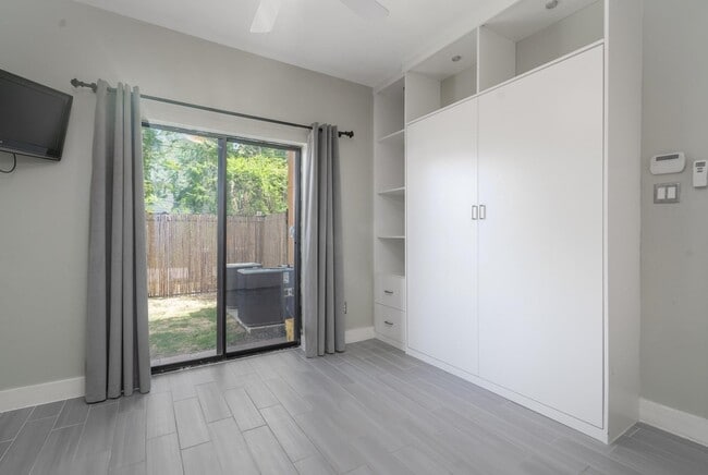 Building Photo - 4302 Spencer St