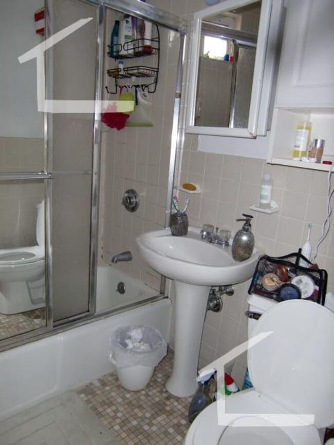 Building Photo - HOT BRIGHTON LISTING!!!!