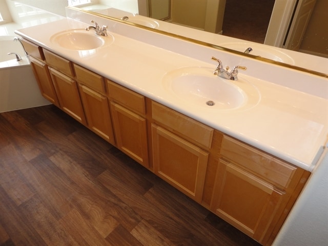 Building Photo - 357 W Chicago St