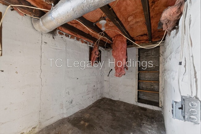 Building Photo - 200 Reeves Ave