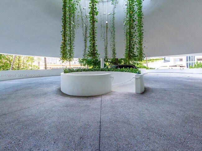 Building Photo - 16901 Collins Ave