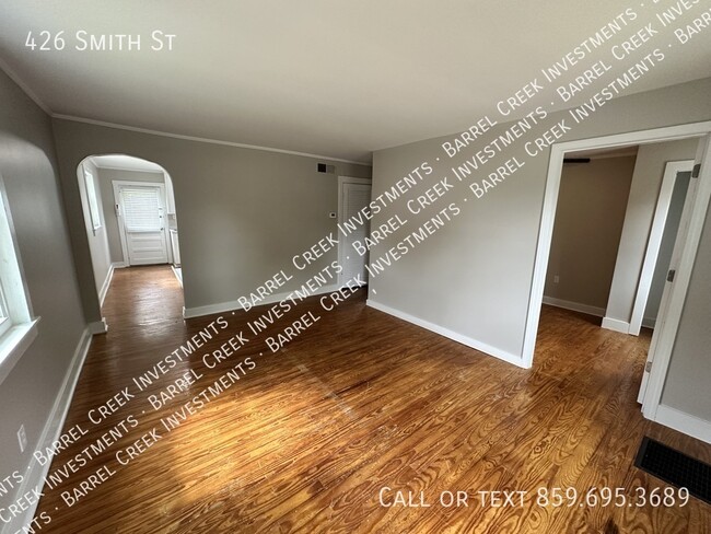 Building Photo - 426 Smith St