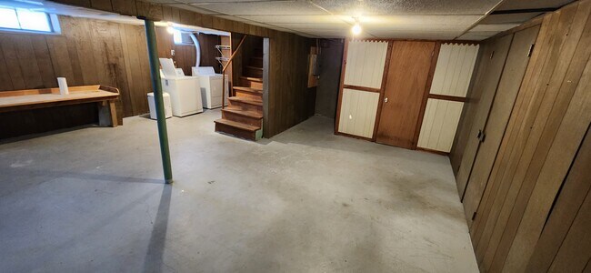 Building Photo - 6 Greenacre Rd