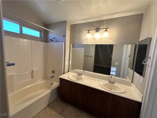 Building Photo - 10402 Melon Cactus St