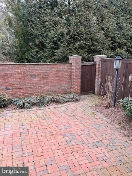 Building Photo - 8017 Rising Ridge Rd