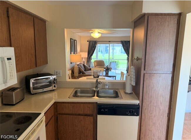 Building Photo - 6300 South Pointe Blvd