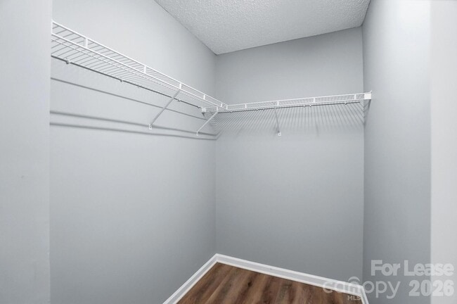 Building Photo - 1760 Forest Side Ln