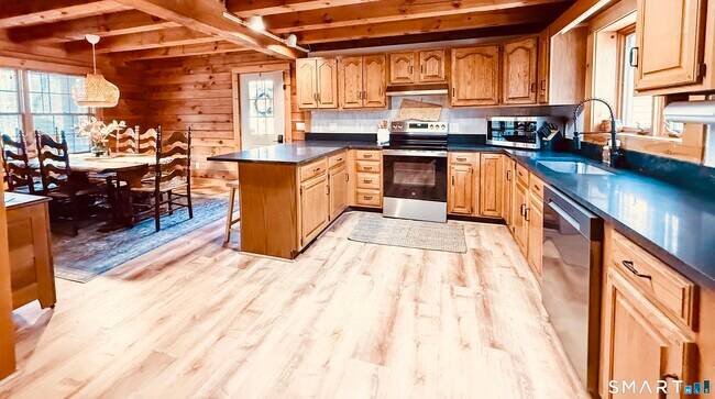 Building Photo - 37 Harris Rd