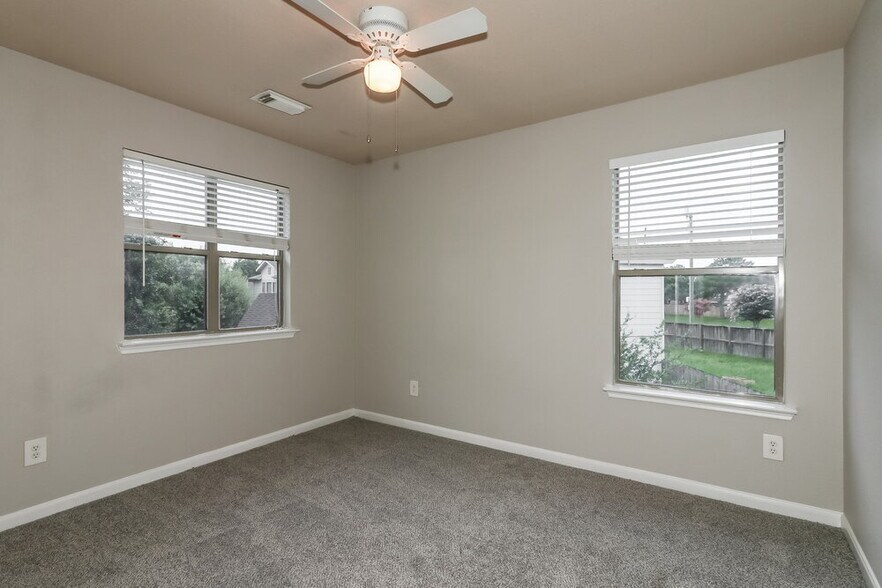 Building Photo - 6403 Misty Brook Bend Ct