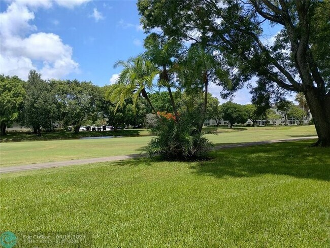 Building Photo - 4502 Martinique Way