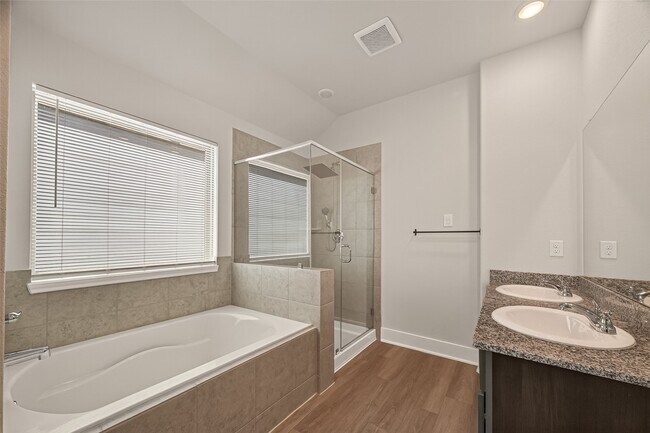 Building Photo - 13412 Sun Cay Drive