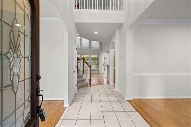 Building Photo - 10700 Pointe View Dr