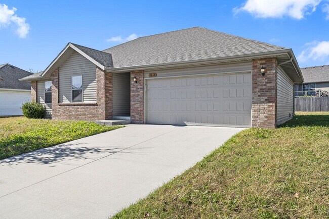 Primary Photo - 1115 S Tanner Dr