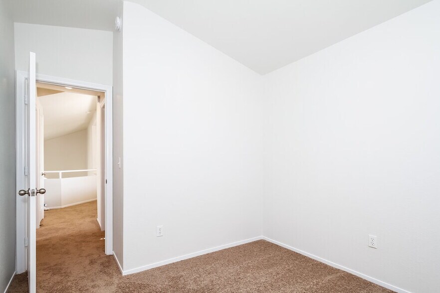 Building Photo - 1424 N Astronomy Cir
