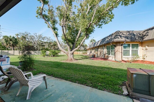 Building Photo - 4229 Stratford Dr