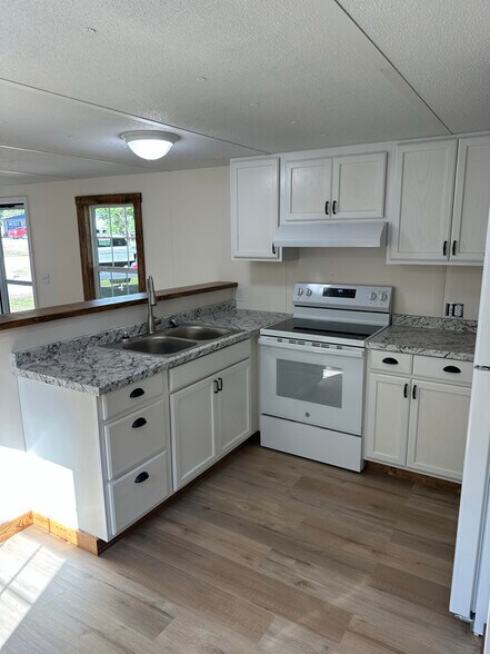 Building Photo - 5281 Old Richmond Rd