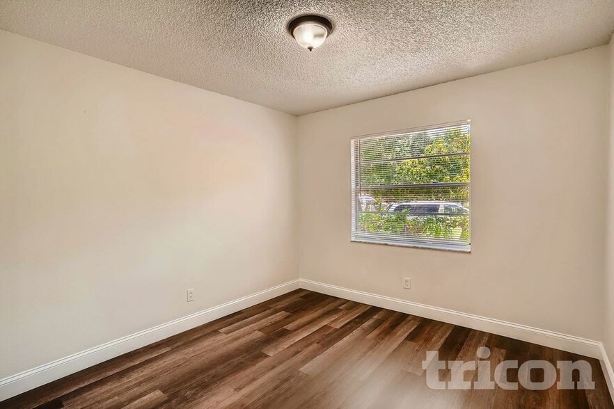 Building Photo - 4926 Haines Rd N