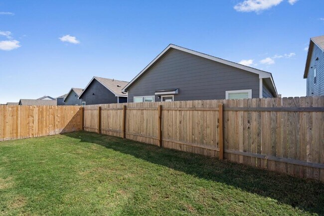 Building Photo - 230 Gabbro Gdns