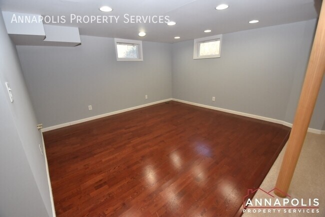 Building Photo - 817 Cedarcroft Dr