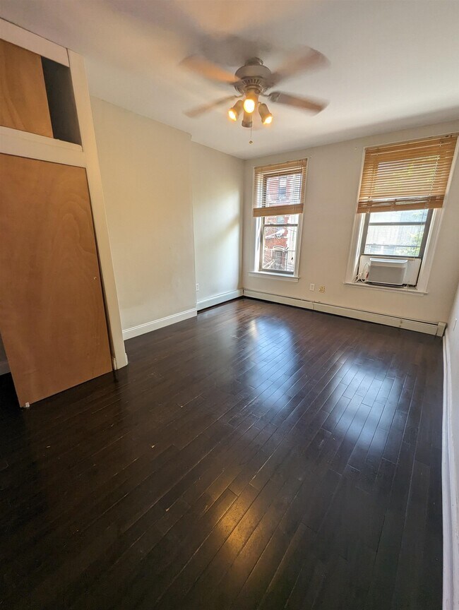 Primary Photo - 208 7th St