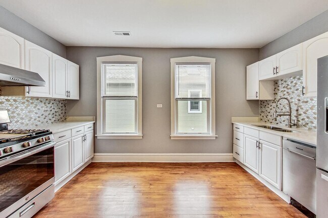 Building Photo - 4057 N Whipple St