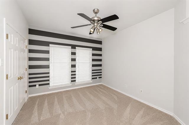 Building Photo - 2230 Park Hurst Dr