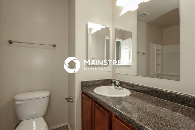 Building Photo - 3 Bedroom Pet-Friendly Home in TUCSON, AZ with Main Street Renewal
