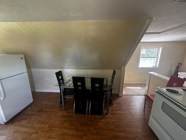 Primary Photo - 610 Pine St