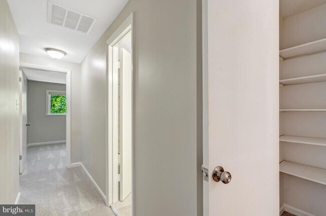 Building Photo - 7065 Leewood Forest Dr