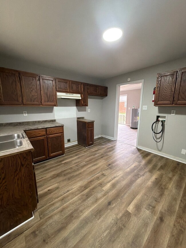 Building Photo - 2 N Monroe Ave