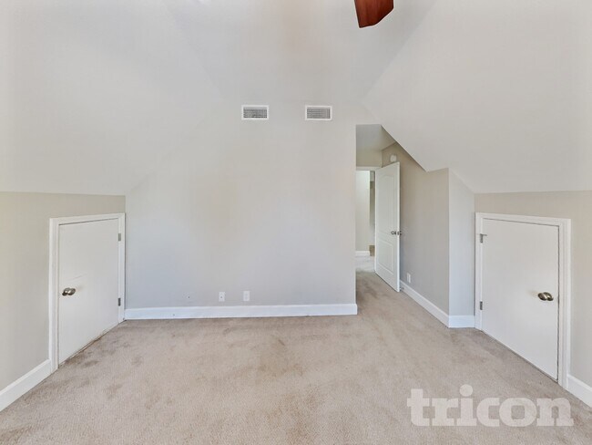 Building Photo - 947 Lavergne Ln