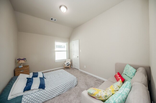 Building Photo - 1539 Rustling Creek Dr