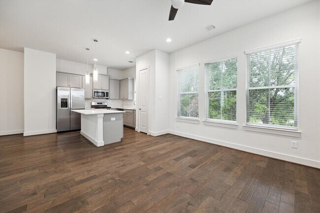 Building Photo - 6019 Cypress St