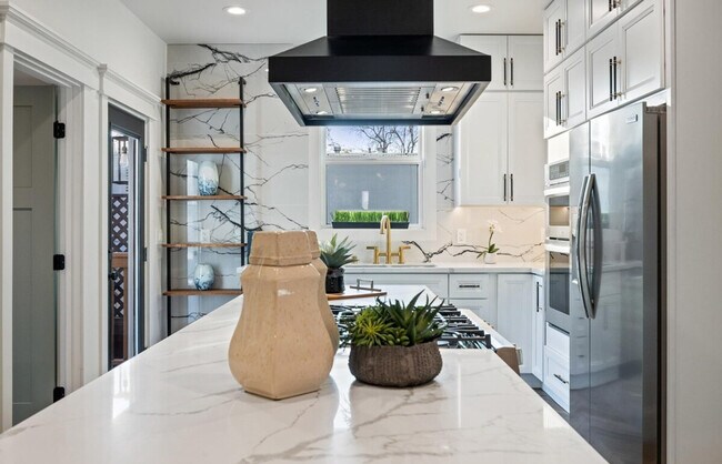 Building Photo - 1807 Martin Luther King Jr Way