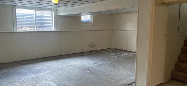 Building Photo - 2 Bed/1 Bath Updated Duplex in Central Richland