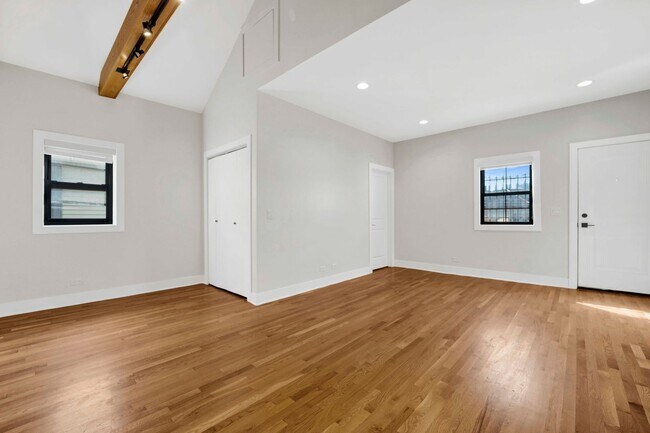 Building Photo - 1735 W Cullerton St