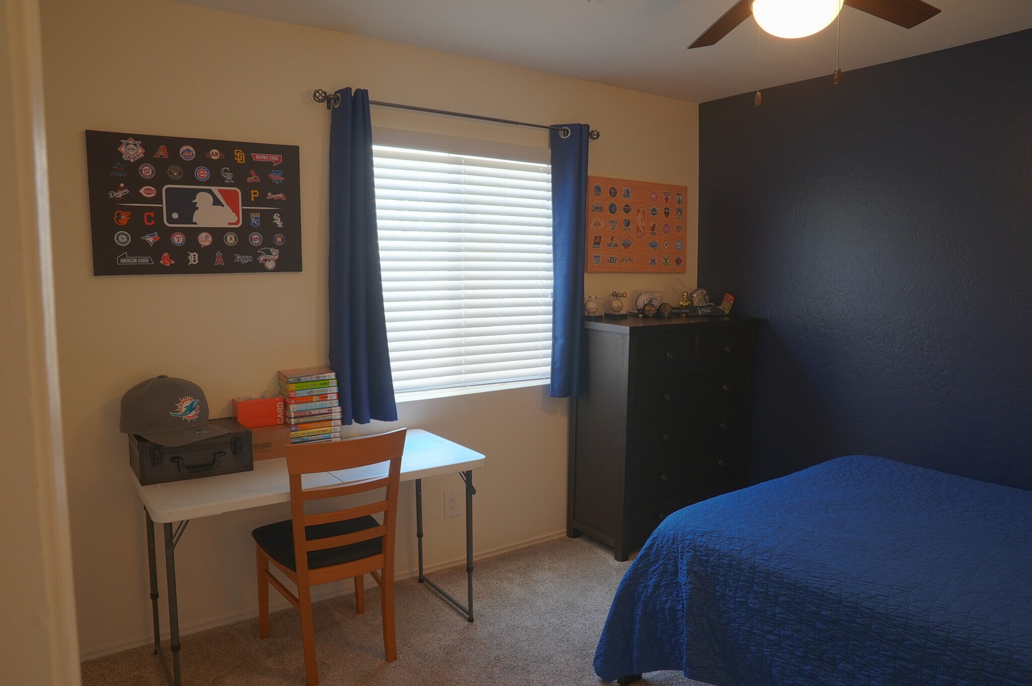 Building Photo - 2526 E Mercer Ln