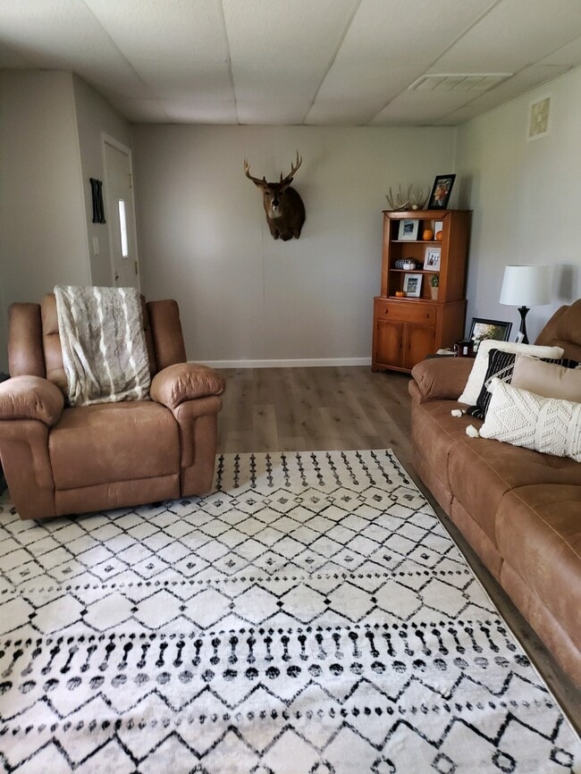 Building Photo - 475 County Rd 525 N