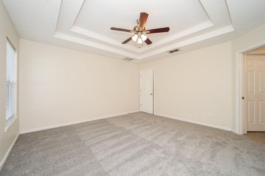 Building Photo - 705 W Devonhurst Ln