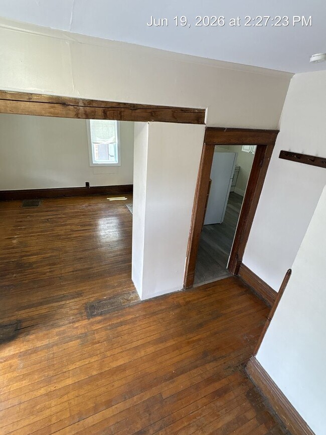Building Photo - 142 Lorentz St