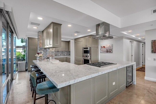 Building Photo - 7127 E Rancho Vista Dr