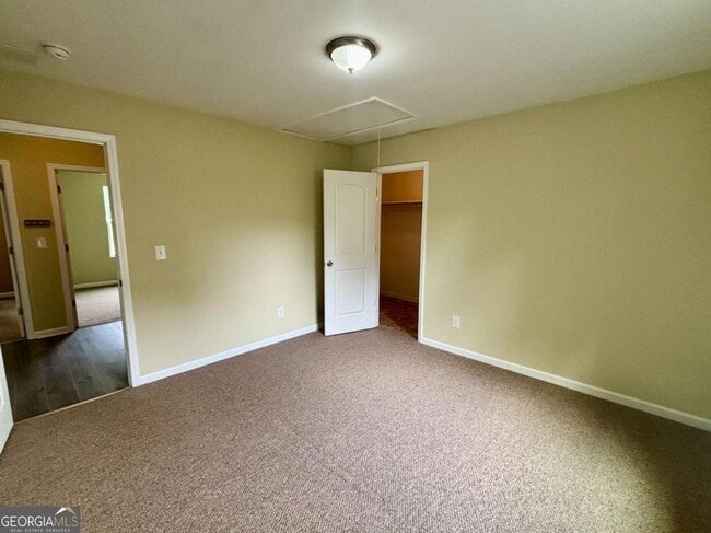 Building Photo - 424 Northdale Rd