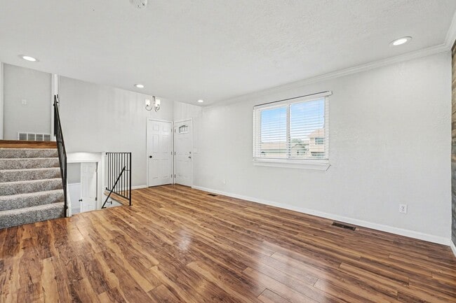 Building Photo - Exceptional and spacious three bedroom, two bath home in Thornton.