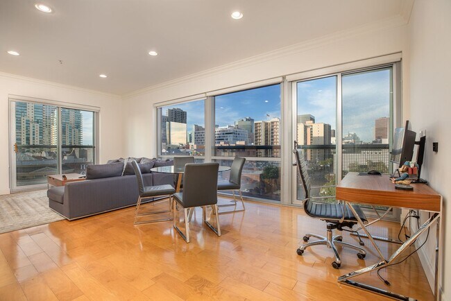 Building Photo - Stunning Corner Condo with City Views in the Heart of Gaslamp